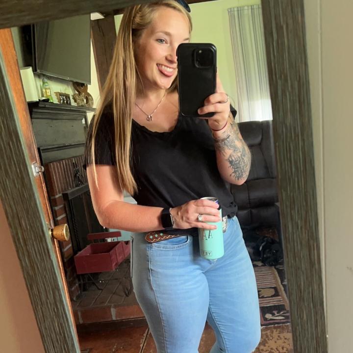 Profile Picture of Angela Abbott (@@angelaabbott22) on Tiktok