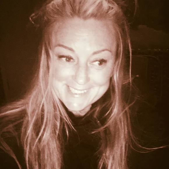 Profile Picture of Paula Whiting (@pwhiting0101) on Poshmark