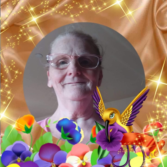 Profile Picture of Gloria Fowler (@gloriafowler56) on Poshmark