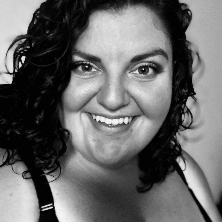 Profile Picture of Dayna Long (@daynalong33) on Tiktok