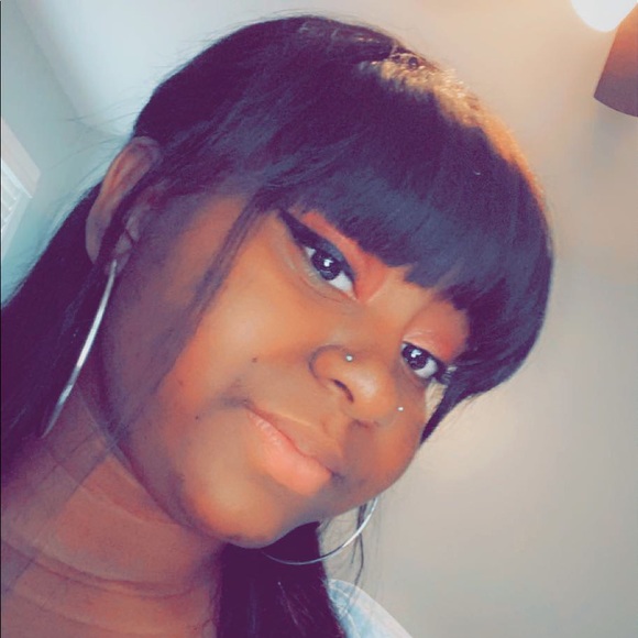 Profile Picture of Kaiah Niswender (@kaiah21) on Poshmark