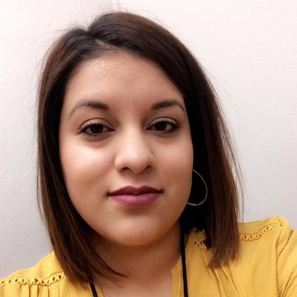 Profile Picture of Janet Becerril (@janetab27) on Poshmark