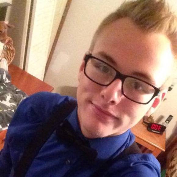Profile Picture of Jonathan Baumann (@dolphininafez) on Poshmark