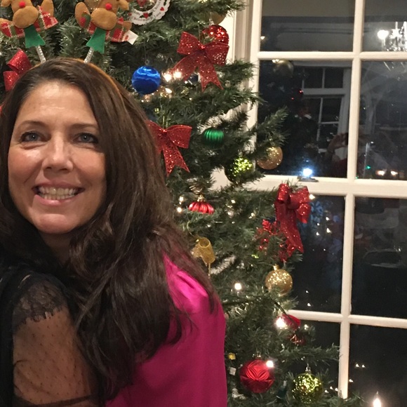 Profile Picture of Kim Lazarchick (@klazarch) on Poshmark