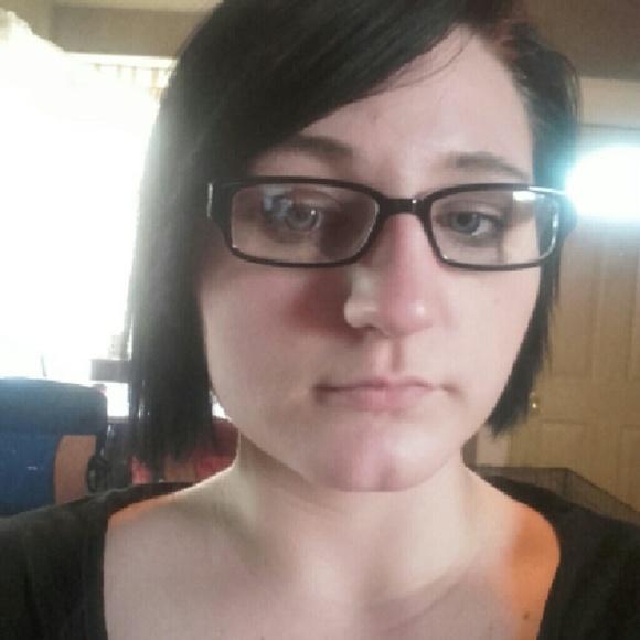 Hailey Lapeer - Poshmark Profile Picture of Hailey Lapeer (@haileyxlapeer) on Poshmark