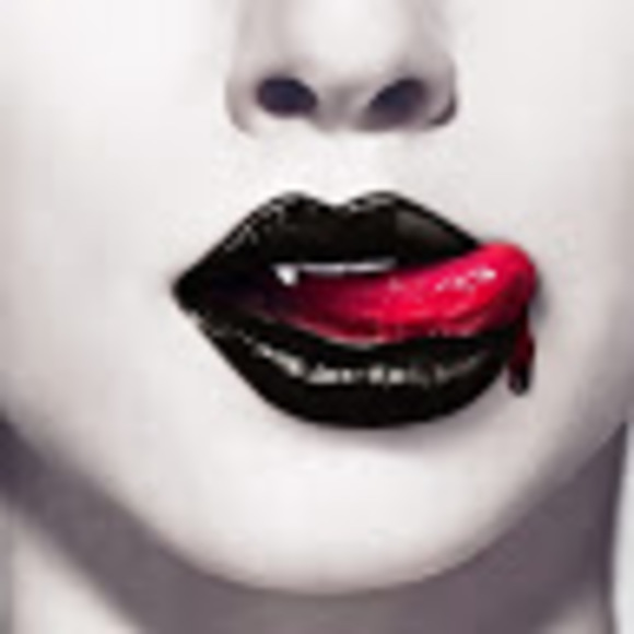 Profile Picture of Erika Shelton (@sexvamp) on Poshmark
