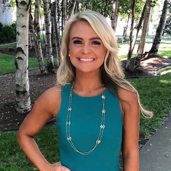 Profile Picture of Fallon Allen (@fallonallen) on Poshmark