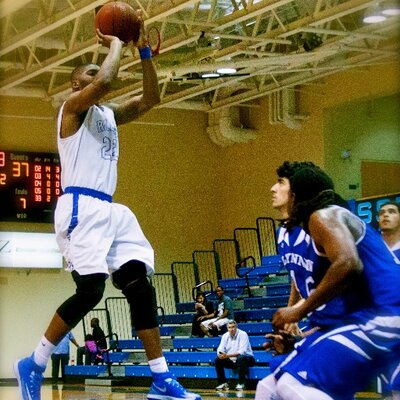 Profile Picture of Mitch Woods (@MWds22) on Twitter