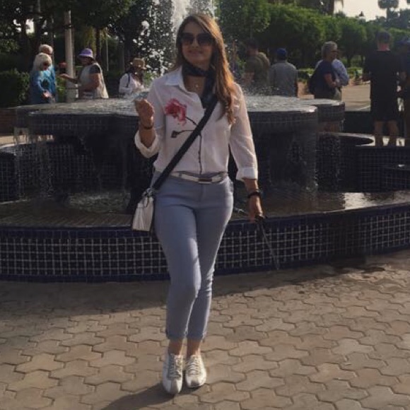 Profile Picture of Lida Arcila (@arsemed) on Poshmark