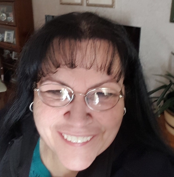 Profile Picture of Angela Dyas (@angelrdyas) on Poshmark