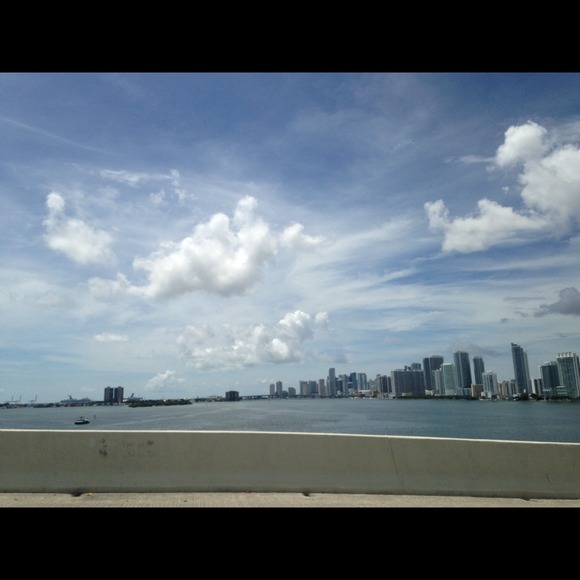 Profile Picture of Fabiola Jauregui (@fabcloset) on Poshmark