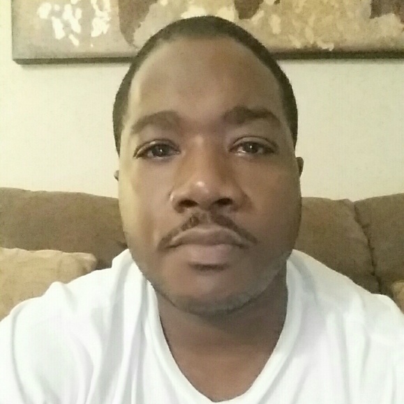 Profile Picture of Paul Graham (@pagrahamjr) on Poshmark