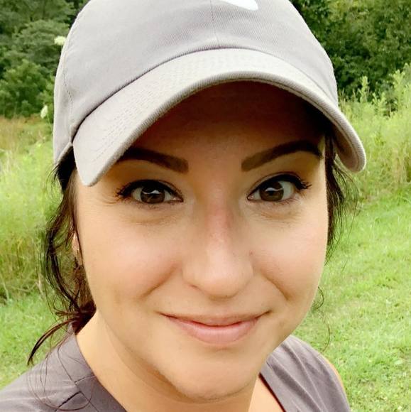 Profile Picture of Jennifer Eckhold (@jen_eckhold83) on Poshmark