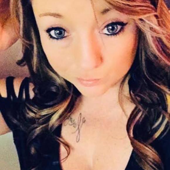 Profile Picture of Lela Schmidt (@leladawn1) on Poshmark