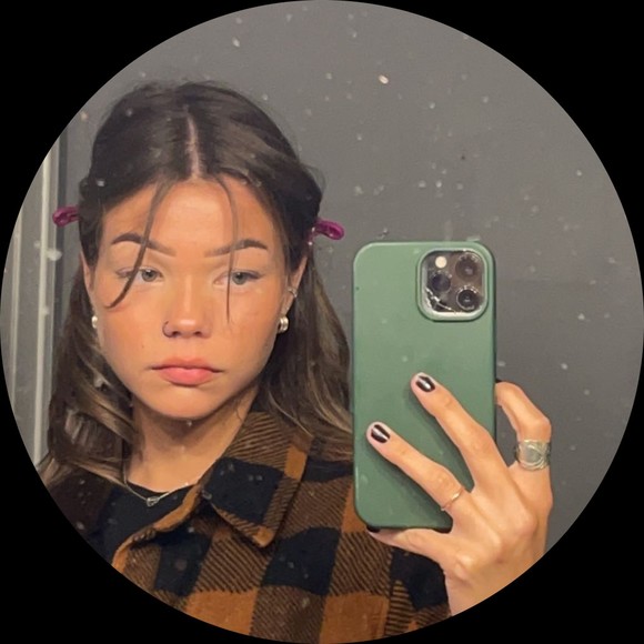 Cam Alexander - Poshmark Profile Picture of Cam Alexander (@cameronnpaige) on Poshmark