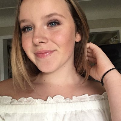 Profile Picture of Lara Johnston (@larajohnstonn) on Twitter