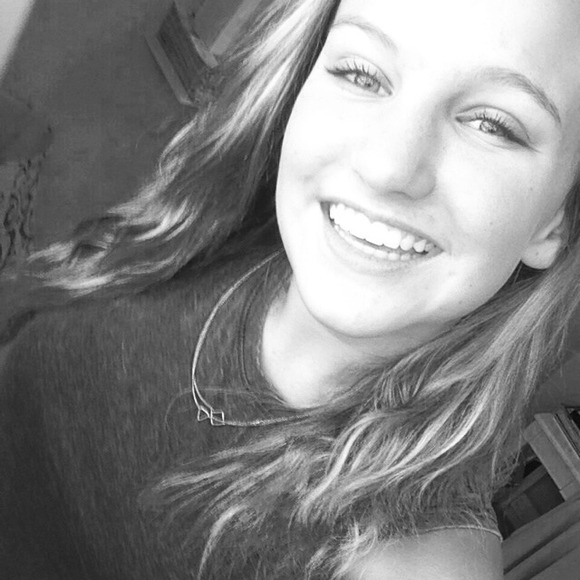 Profile Picture of Brooke Harruff (@brookeharruff) on Poshmark