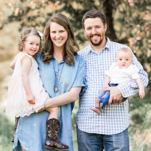 Profile Picture of Joelle Cowden (@joellezatta) on Poshmark