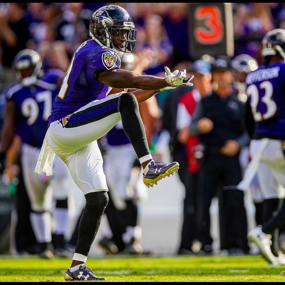 Profile Picture of Chris Meyers (@chrismeyers13) on Poshmark