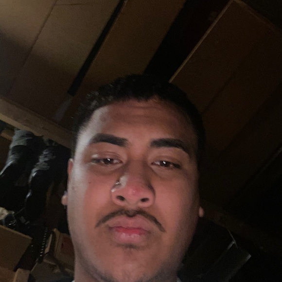 Profile Picture of Raemani Lafo (@raemanilafo) on Poshmark