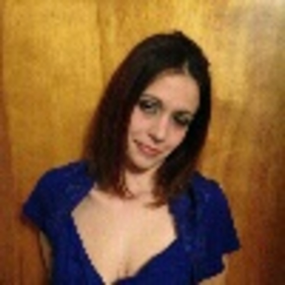 Profile Picture of Georgette Collins (@georgette84) on Poshmark