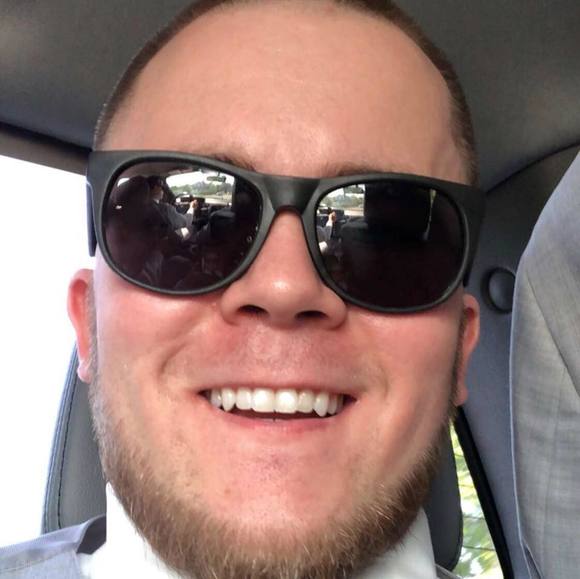 Profile Picture of Andrew Kramer (@kramer3318) on Poshmark