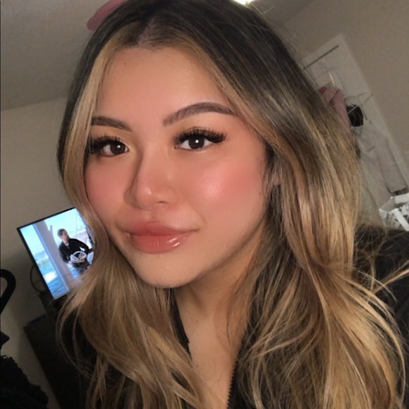 Profile Picture of Sophia Do (@sophiado) on Poshmark