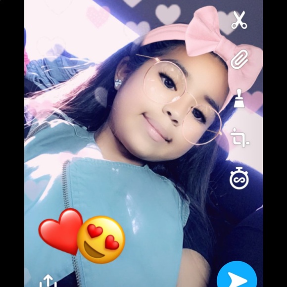 Profile Picture of Melany Gomez (@melanygs22) on Poshmark