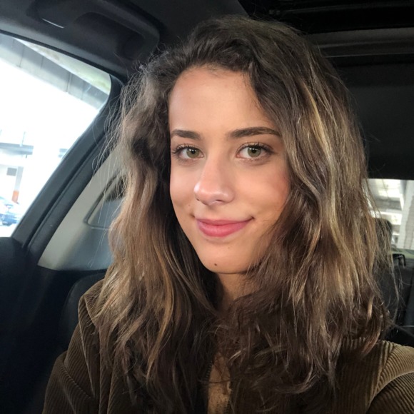 Profile Picture of Sarah Bulkeley (@sarahlillas) on Poshmark