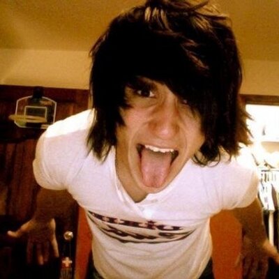 Profile Picture of Vince Robles (@swaggvince) on Twitter