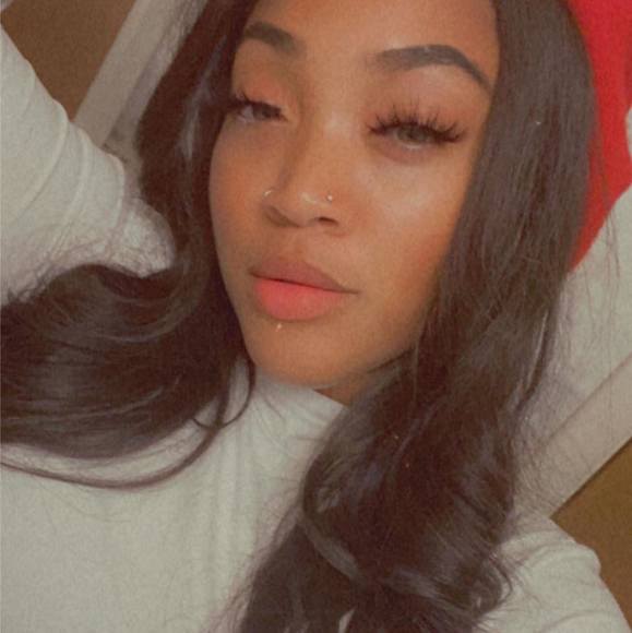 Profile Picture of Darnisha Berry (@darnishaberry) on Poshmark