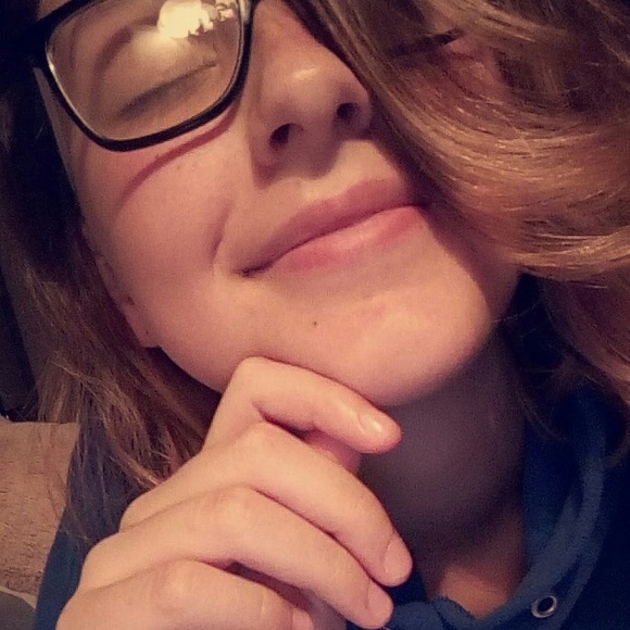 Profile Picture of Raylin Dunning (@raylinlove02) on Poshmark