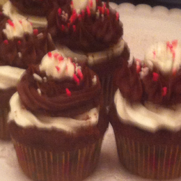 Profile Picture of Jennifer Hoyt (@jhoyt) on Poshmark