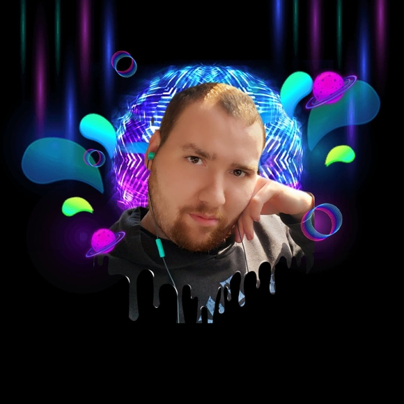 Profile Picture of Christopher Wright (@chrisw2030) on Poshmark