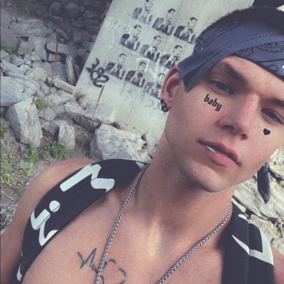 Profile Picture of Jared Adamski (@paradox0446) on Poshmark