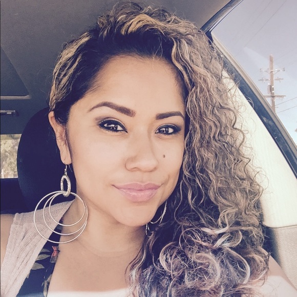 Profile Picture of Nathalie Montes (@nathaliem619) on Poshmark