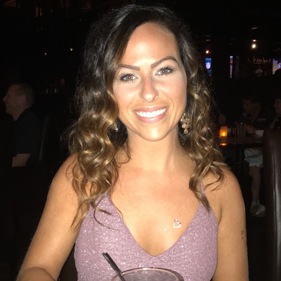 Profile Picture of Amanda Ort (@amanda0rt) on Poshmark