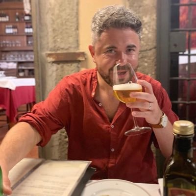 Profile Picture of Bob Tomlinson (@RobToyne) on Twitter