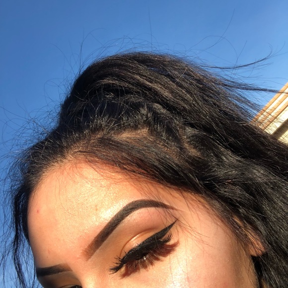 Profile Picture of Crystal Zamora (@crystalz805) on Poshmark