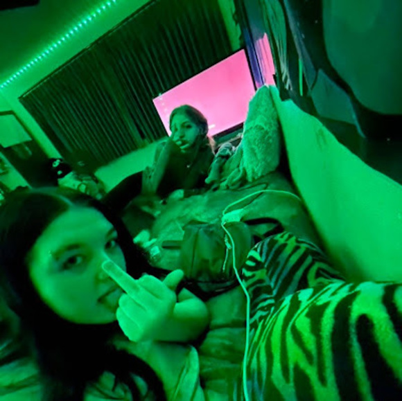 Profile Picture of Kaiya Toskey (@kaiyatoskey) on Poshmark