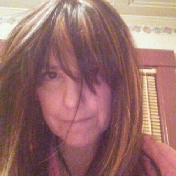 Profile Picture of Nikki Lixx (@lixxstixx) on Poshmark