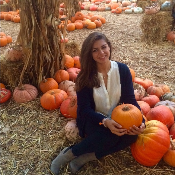 Profile Picture of Kristin Weinman (@kristinweinman6) on Poshmark