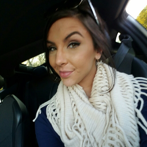Profile Picture of Bailey Arrants (@baileyarrants3) on Poshmark