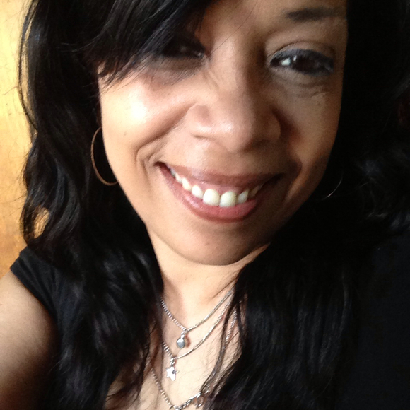 Profile Picture of Wanda Matos (@sky_love) on Poshmark