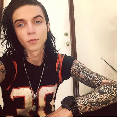 Profile Picture of Andy Is Bae (@Dw_Fangirl4life) on Twitter