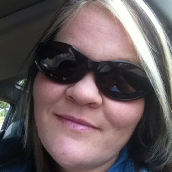 Profile Picture of Tonya Rainer (@krazegirl30) on Poshmark