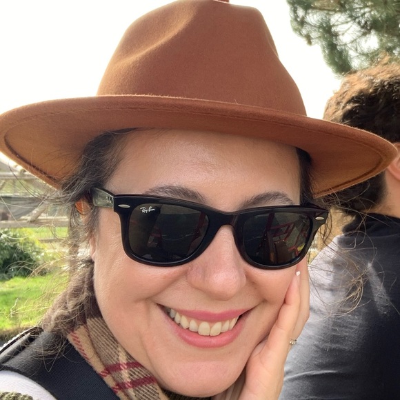 Bilge Surucu - Poshmark Profile Picture of Bilge Surucu (@bilgywilgy) on Poshmark