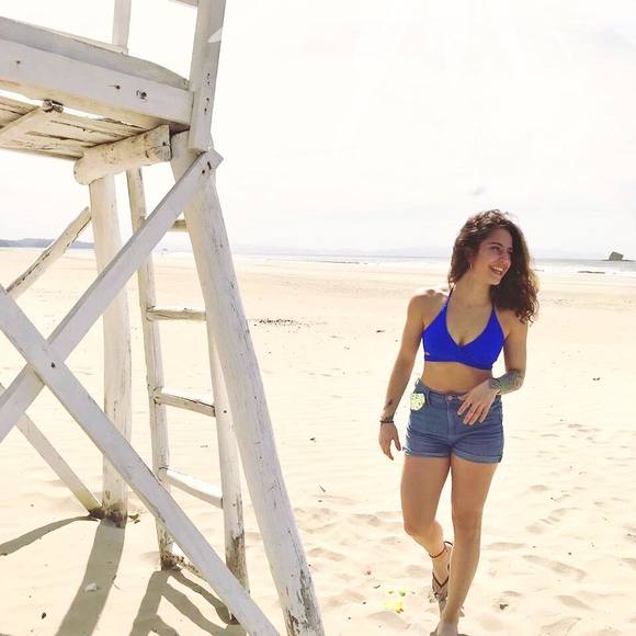 Profile Picture of Isabella Barrella (@isabarrevac) on Poshmark