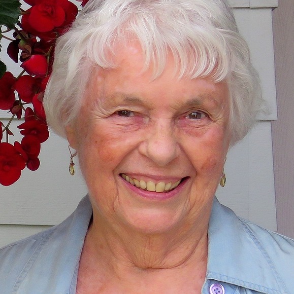 Profile Picture of Bobbie Alicen (@1laughinggull) on Poshmark