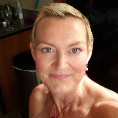 Profile Picture of Melanie Clark (@melz8257) on Twitter